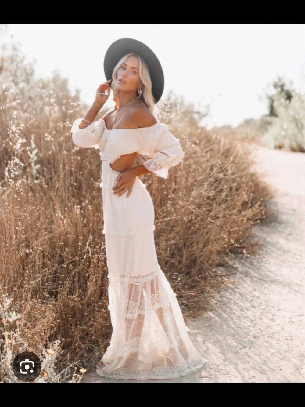 Boho Off-Shoulder White Lace Maxi Dress with Cutout Waist - Picture 5 of 10